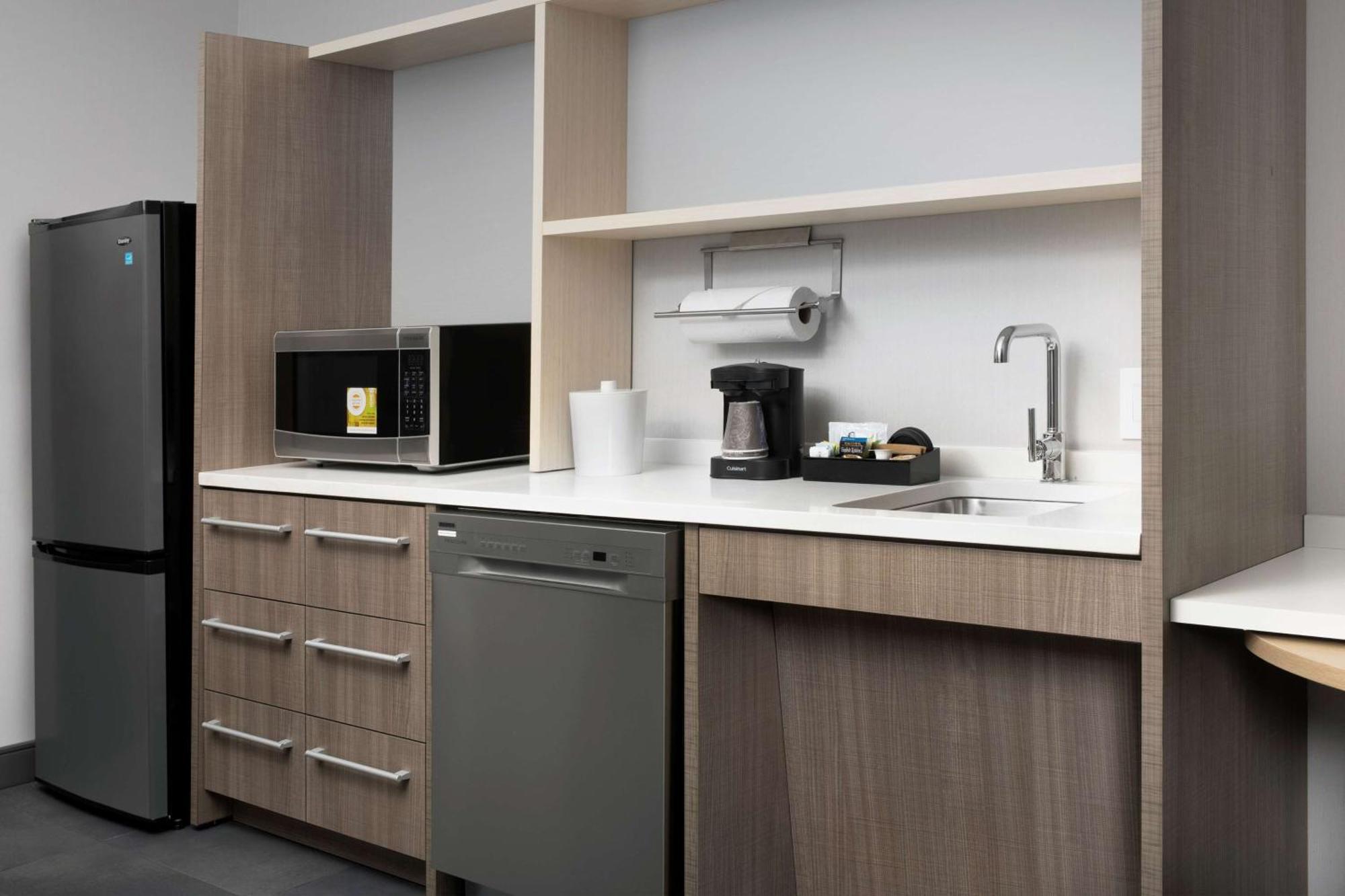 Home2 Suites By Hilton Хаттисберг Экстерьер фото