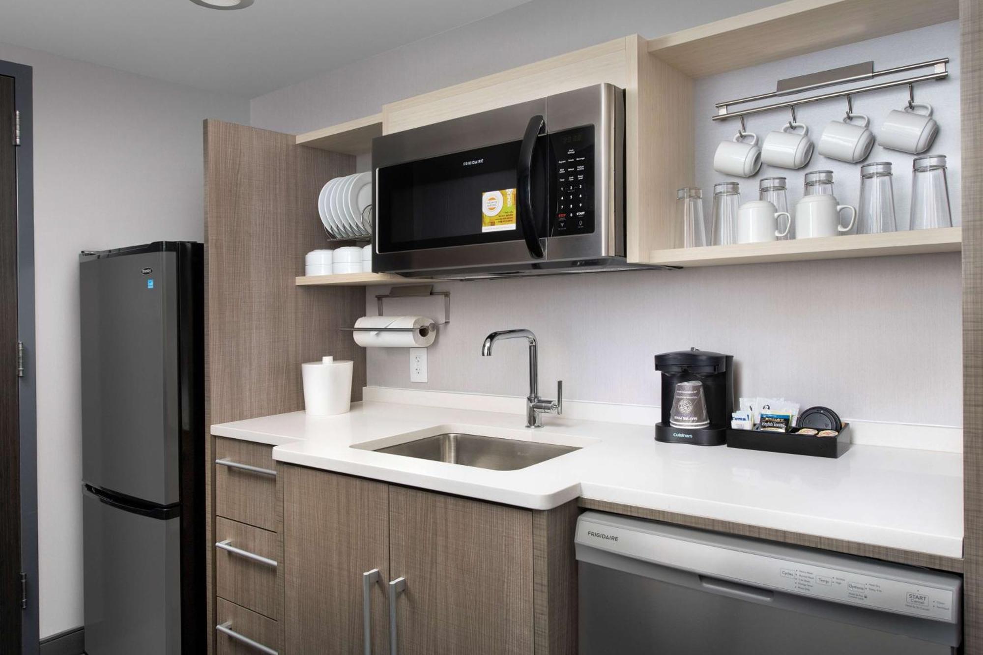 Home2 Suites By Hilton Хаттисберг Экстерьер фото